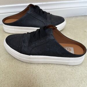 DV by Dolce Vita Black and White Sneakers Slip-On Comfort